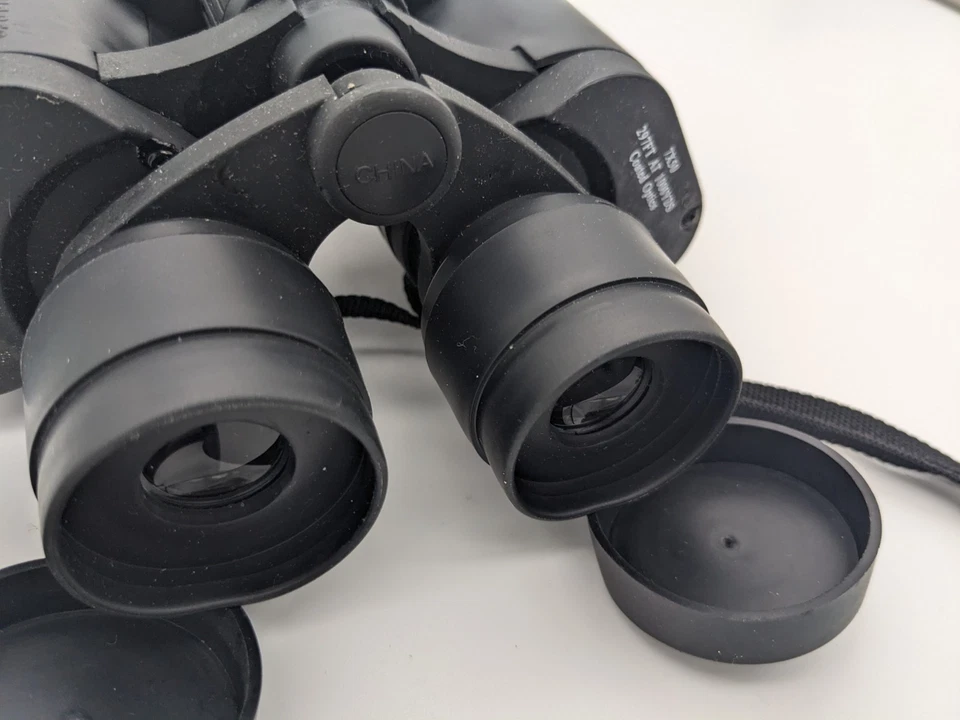Binoculars Sharper Image Black 7x50 297FT at 1000 Yards Coated Optics w/ Case - Image 4 of 4