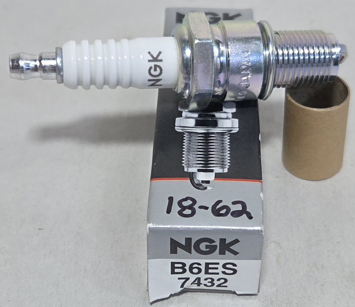 1 BRAND NEW Genuine NGK Spark Plug B6ES Stock # 7432 NOS Replacement Part B6ES