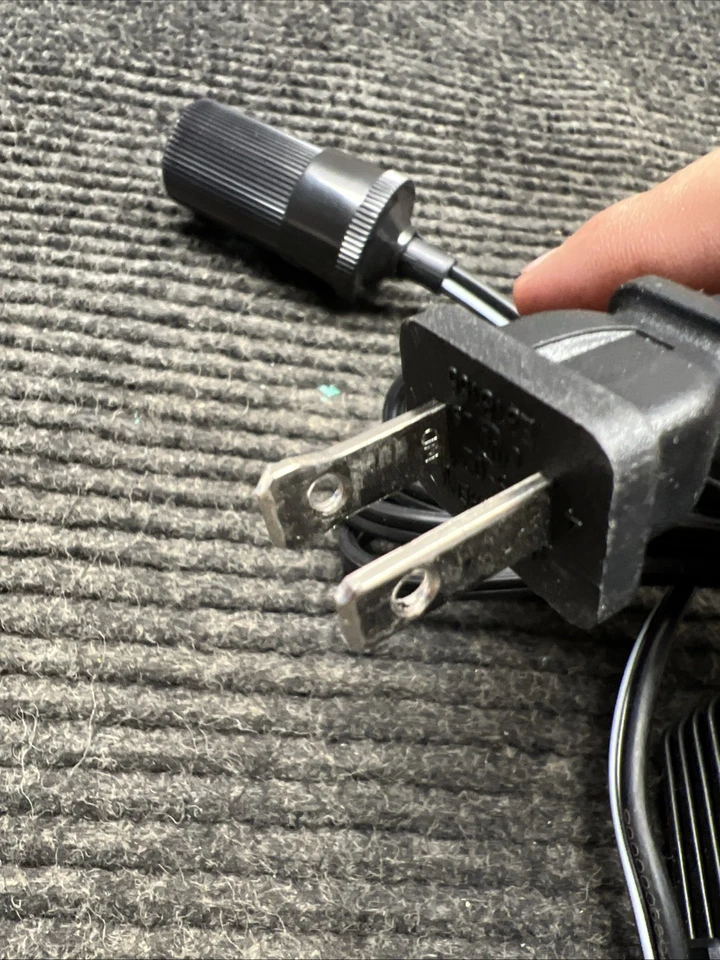 Schumacher PC-6 120AC to 6A-7A 12V Power Converter Lighter Adapter - Image 3 of 4