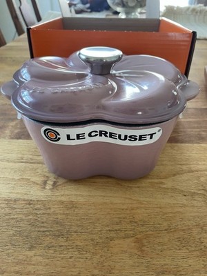 Le Creuset Flower Petal Cocotte – Mauve Pink 2.25 Qt (20 cm) With