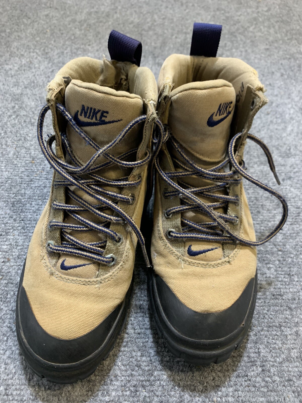 vintage 90's NIKE Regrind hiking boots 