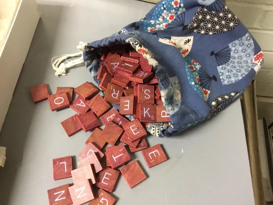 VINTAGE SCRABBLE DELUXE EDITION 4034 ROTATING GAMEBOARD GAME COMPLETE MB - Image 2 of 4