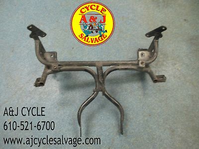 1990-1993 Kawasaki ZX-11C, Front fairing stay bracket cage