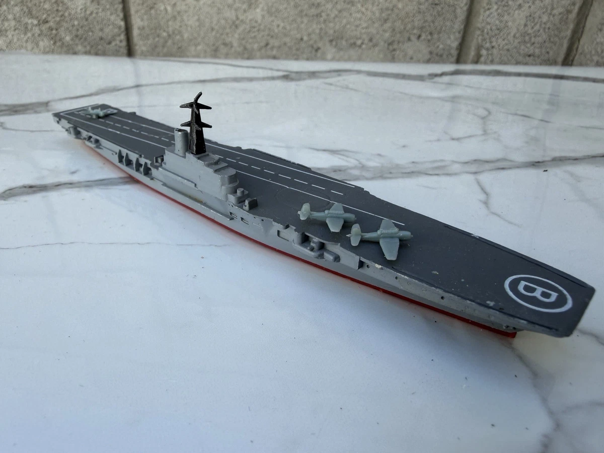 Maquette Hornby Minic Ships 1/1200 - HMS Bulwark M751 - Occasion