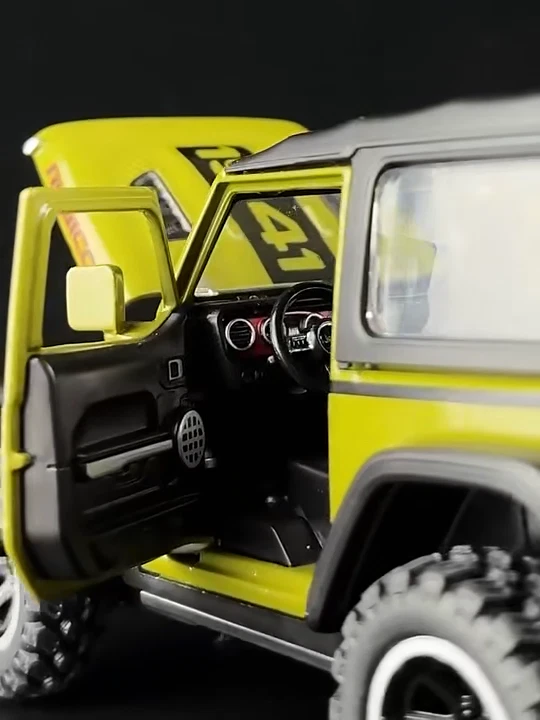 1:32 Jeep Wrangler Rubicon Diecast Alloy Model - Sound Light Pull‑Back Door Open - Image 2 of 4