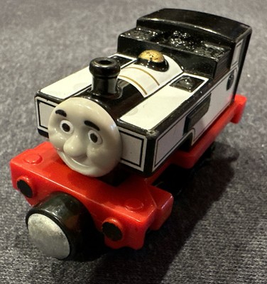 Thomas & Friends Train Tank Diecast Metal Take n Play Along - Fearless Freddie