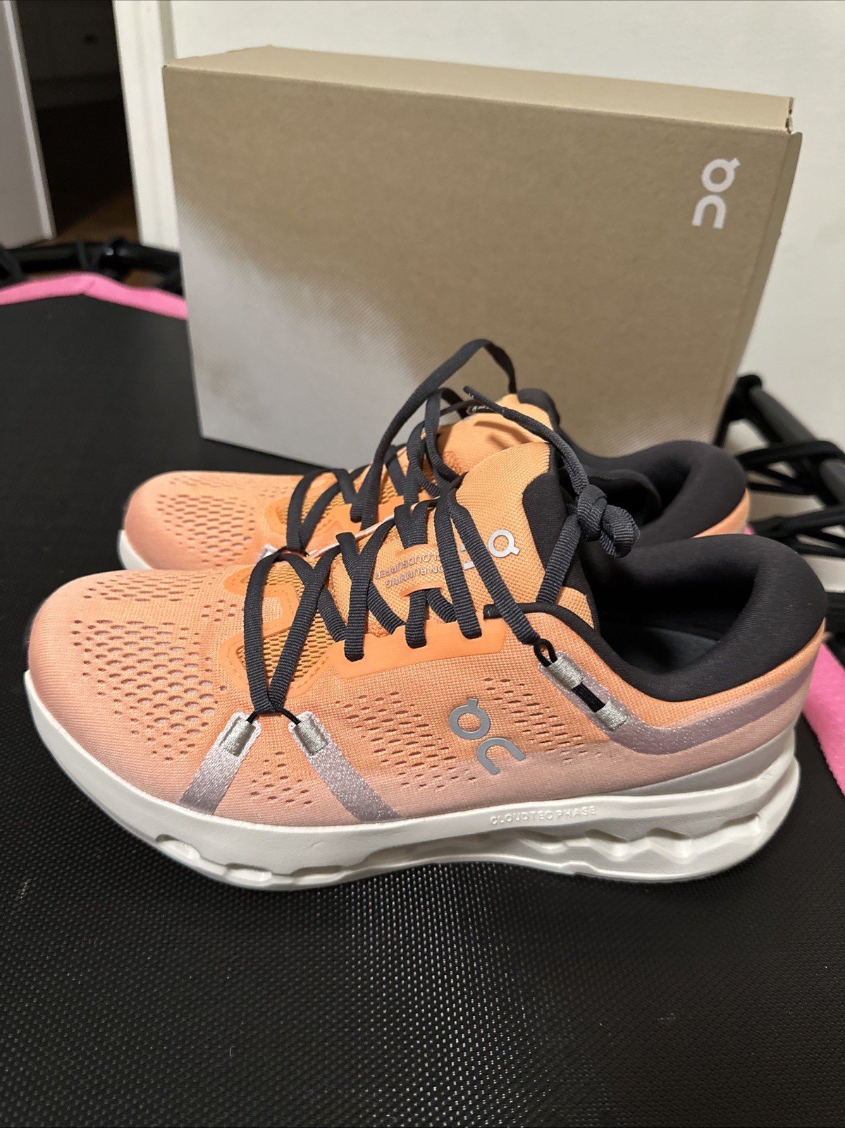 New Size 9-9.5 Men's On Cloudsurfer 2 Running Shoes Tangerine/Ivory