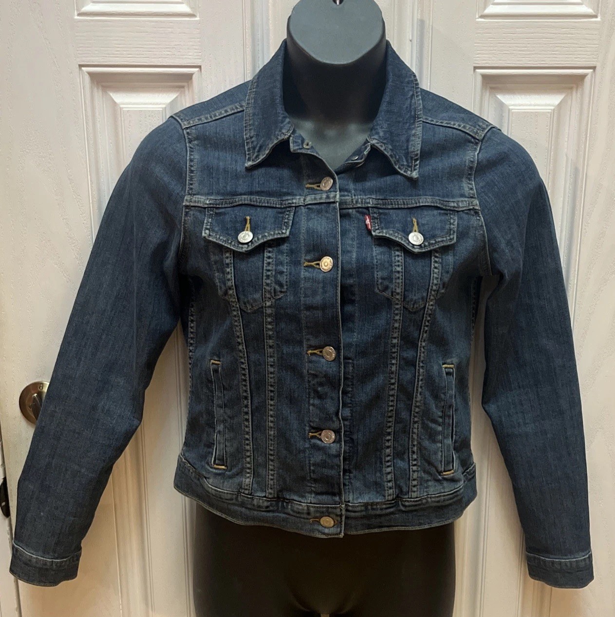 Women’s Levis Demin Jacket Size Medium - image 1