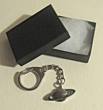 F) KEYRING PEWTER SATURN SIXTH PLANET FROM THE SUN RINGS SOLAR SYSTEM SPACE