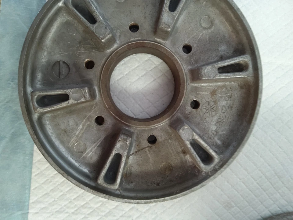 68 Yamaha YCS1 OEM rueda trasera piñón buje 174-25366-01-00 R8 Foto 3 de 4