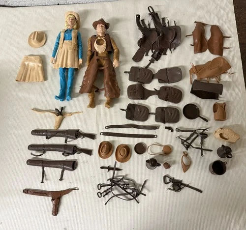RARE VINTAGE 1960'S MARX JOHNNY WEST & JANE WEST ACTION FIGURES W/ ACCESSORIES