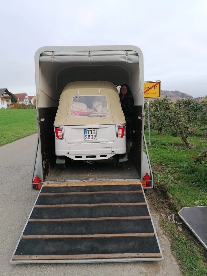 Verkaufe eine Piagio Calessino in Weiß mit Sommerverkleidung. - Bild 3 von 4