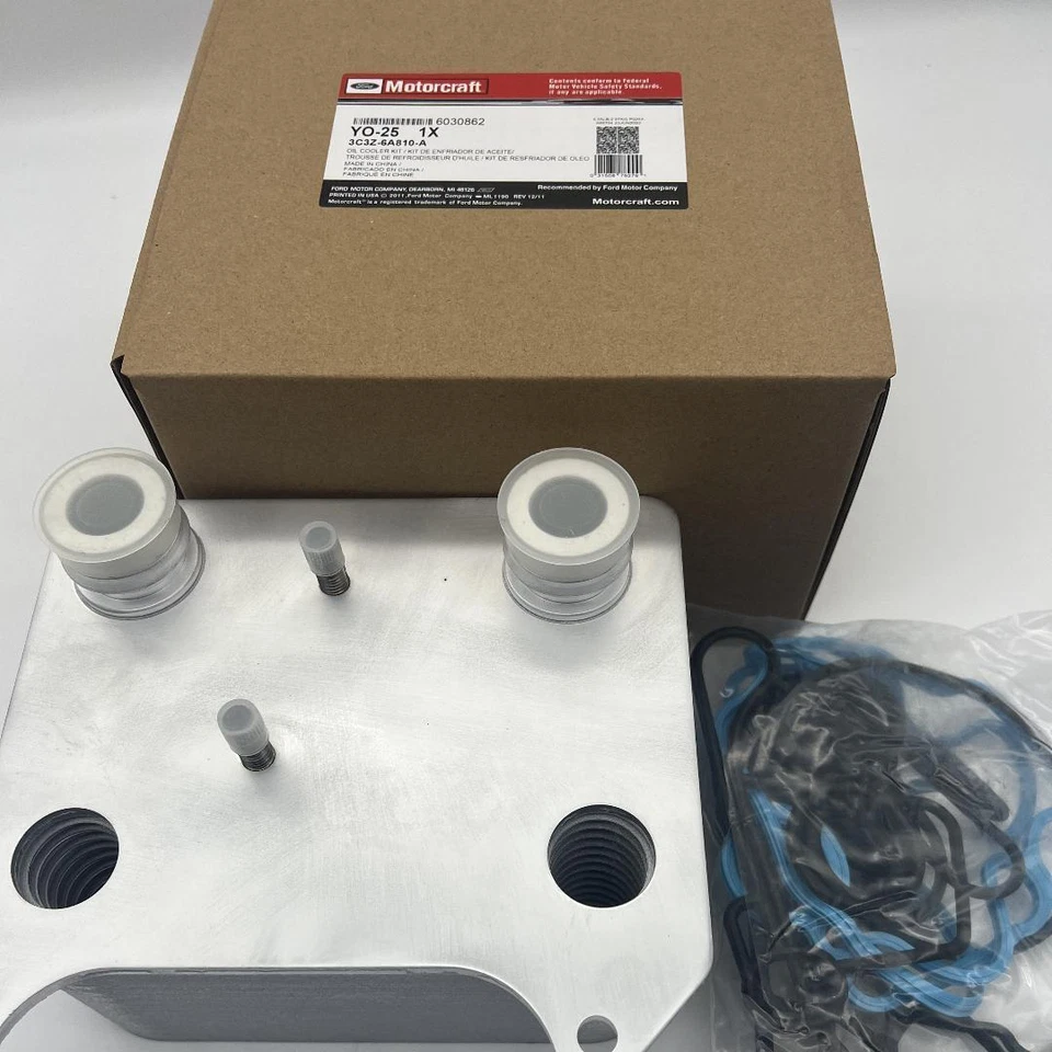 Ford Original Oil Cooler - 6.0 Diesel - 3C3Z-6A810-A Replaces 3C3Z-6A642-CA Foto 2 de 4