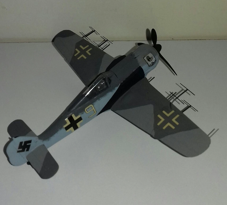 FOCKE WULF 190A8 NACHT JAGER 1/72 COSTRUITO BUILT GEBAUT 1/72 DA KIT IN PLASTICA - Immagine 2 di 4