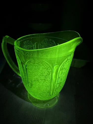 Vintage Depression Glass Pitcher Jeannette 6.5” Uranium Cherry Blossom *Flaws*