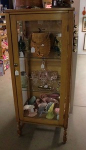 Maple-Curio-Cabinet-1-Door-with-Glass-Shelves-and-Sides