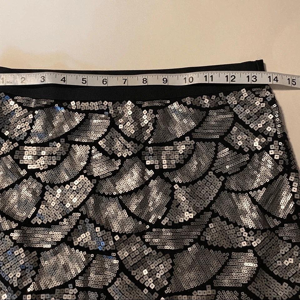 Minifalda Chelsea & Violeta Plateada Lentejuelas Metálicas Vieira Sirena Escamas Negra X Foto 4 de 4