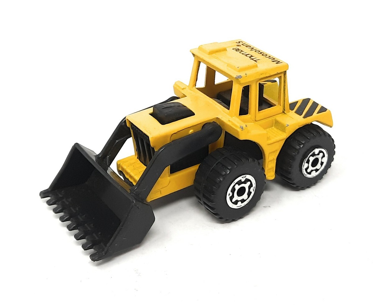 Matchbox Superfast no 29 Tractor Shovel Mucosolvan yellow Thailand