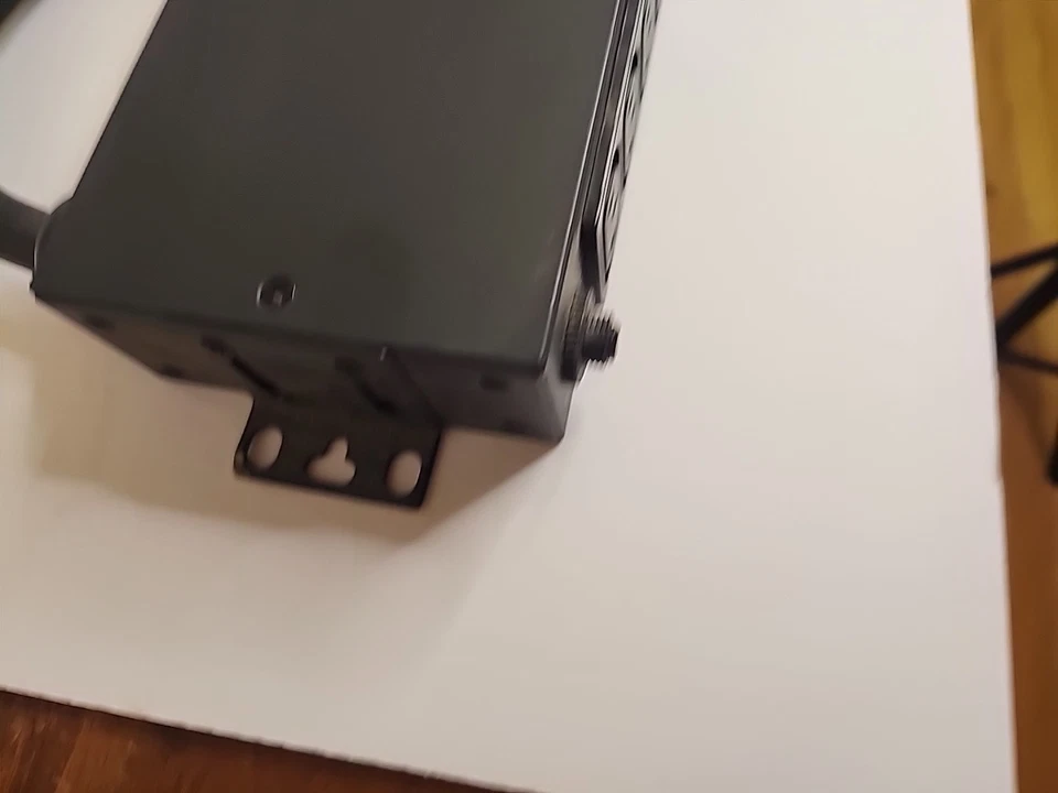 Tripp-lite Basic PDU, 30 A, 20 outlet with 16 c13 & 4 c19- 200/208/240V, L6 30 P - Image 4 of 4