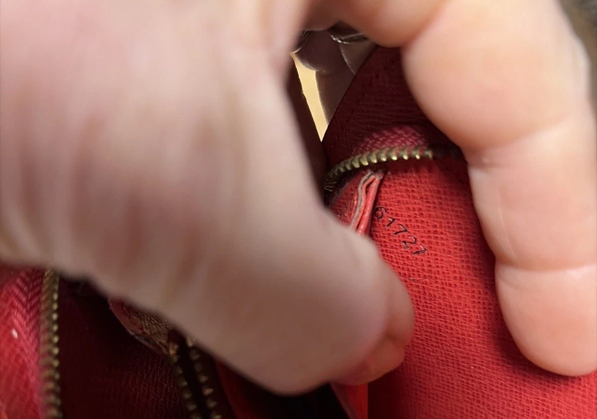 Authentic Louis Vuitton CHERRY MONOGRAM ZIPPY WAL… - image 3