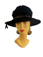 Vintage 30's Women's Velvet Hat 20th Century USA Union Made Size 6 7/8