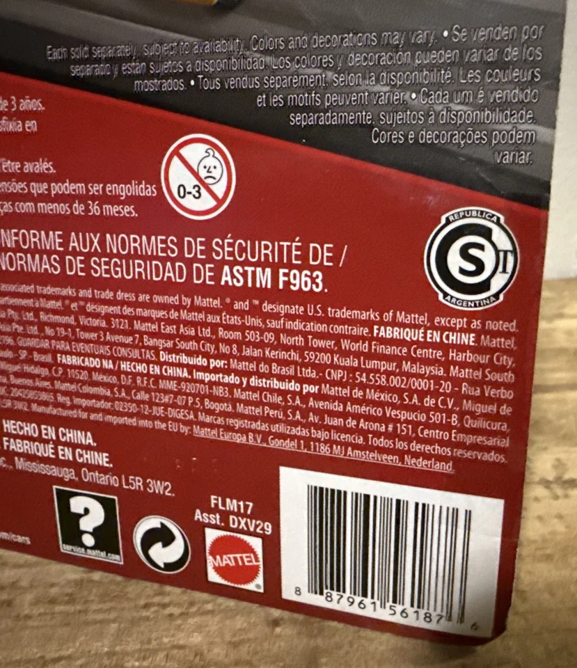 Coches metálicos Mattel Disney Pixar Mario Andretti #11 Scavenger Hunt Foto 4 de 4