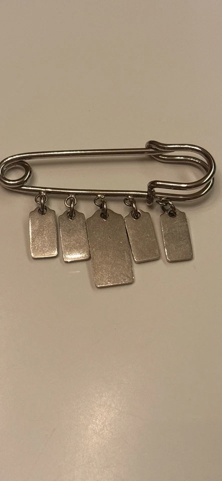 Coach Kilt Pin Esmalte Etiquetas Colgantes Dijes Colores Otoño, Etiquetas Pin Seguridad Foto 3 de 3