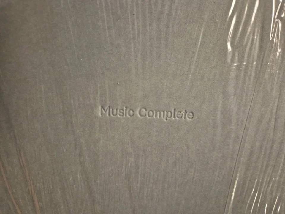 NEW ORDER - Music Complete - 8 Vinyl Box Set + Towel - SEALED - NEW - NEU - Bild 2 von 4