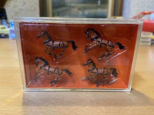 PREISER  30156-1/87-CHEVAUX SPECTACLE DRESSAGE-PEINT À LA MAIN- IDEM NOCH FALLER | Condition: Neuf