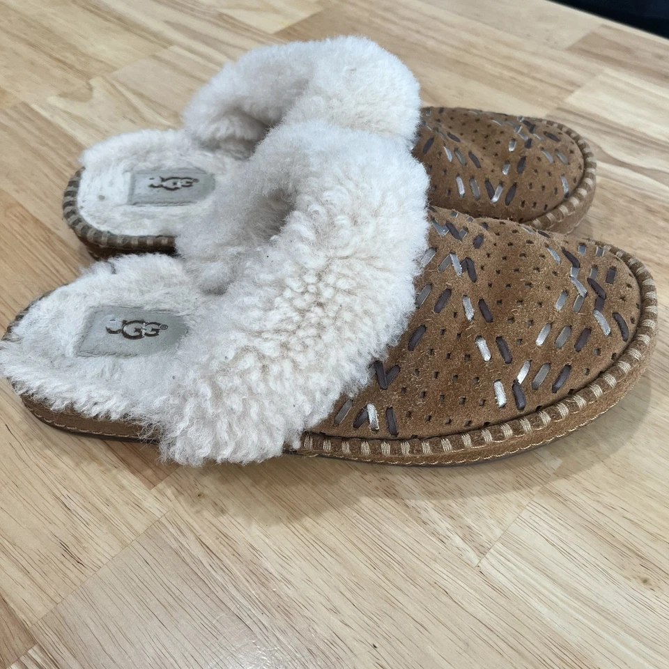 Zapatilla Ugg Aira Tehuano Castaño Piel de Oveja Gamuza 8 Gorpcore Cottagecore Acogedora Foto 4 de 4
