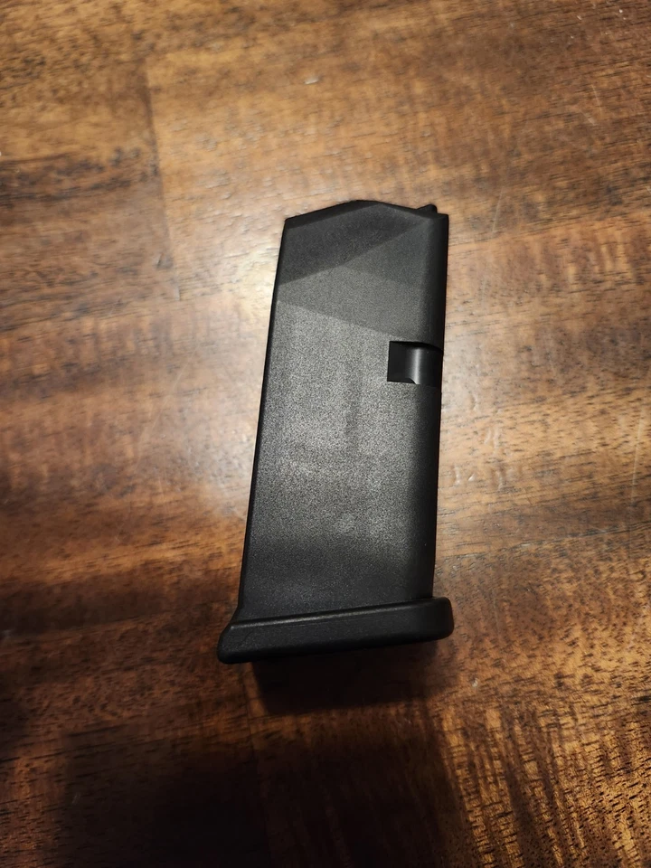 Б/у компактный магазин для Glock 26 10rd заводской 9 мм - Изображение 2 из 3