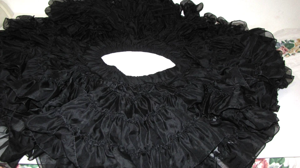 VTG Extra-full crinoline Square Dance Prom Petticoat Black 5-Tier Wm. One size - Image 2 of 4