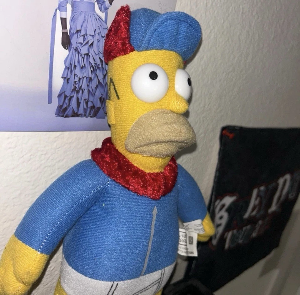 Peluche Homer Simpson 30”/arado MR 14”/bolos Homer 16,5 Nanco peluche usado Foto 2 de 4