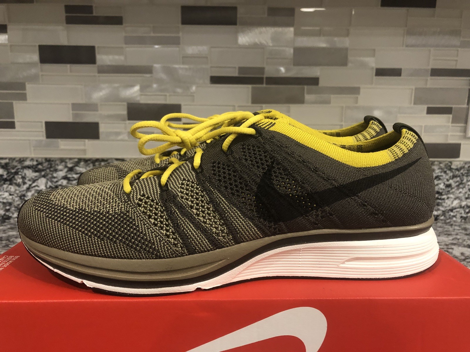 nike flyknit khaki