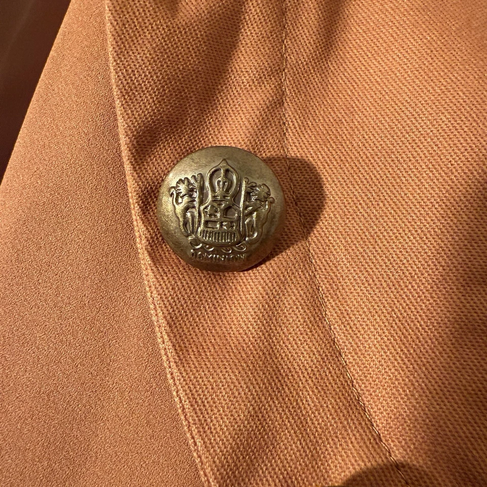 Chaqueta forrada con volantes Haoduoyi para este blazer militar marrón Foto 2 de 4