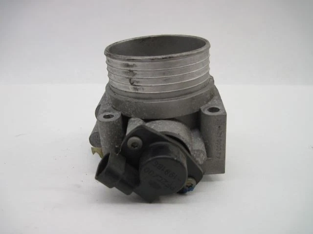 THROTTLE BODY Volvo S40 V40 2000 00 2001 01 02 03 04 AJ0010421B1 774863 - Image 4 of 4