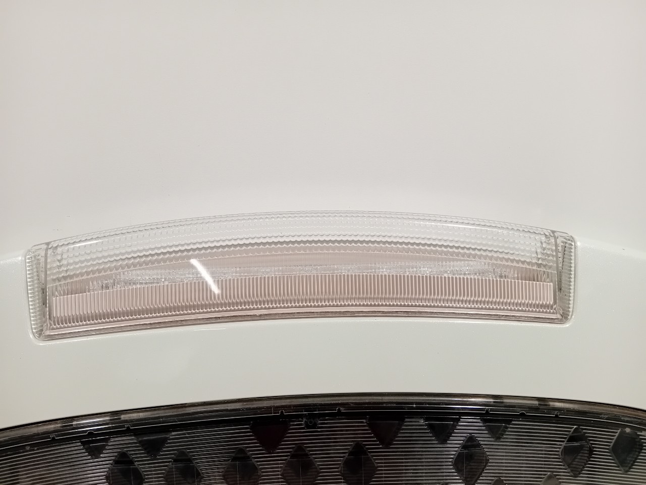 Foto 4 van Nissan Leaf Spoiler 2010-2017 12051701 EM61