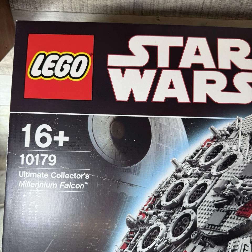 NUEVO Lego Star Wars 10179 Halcón Milenario UCS Sellado COMO NUEVO EN CAJA ORIGINAL RARO Foto 2 de 4