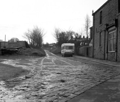 Eisenbahn Foto - Private Vorfahrt Straßenbahngleis nach Trawden um 1983