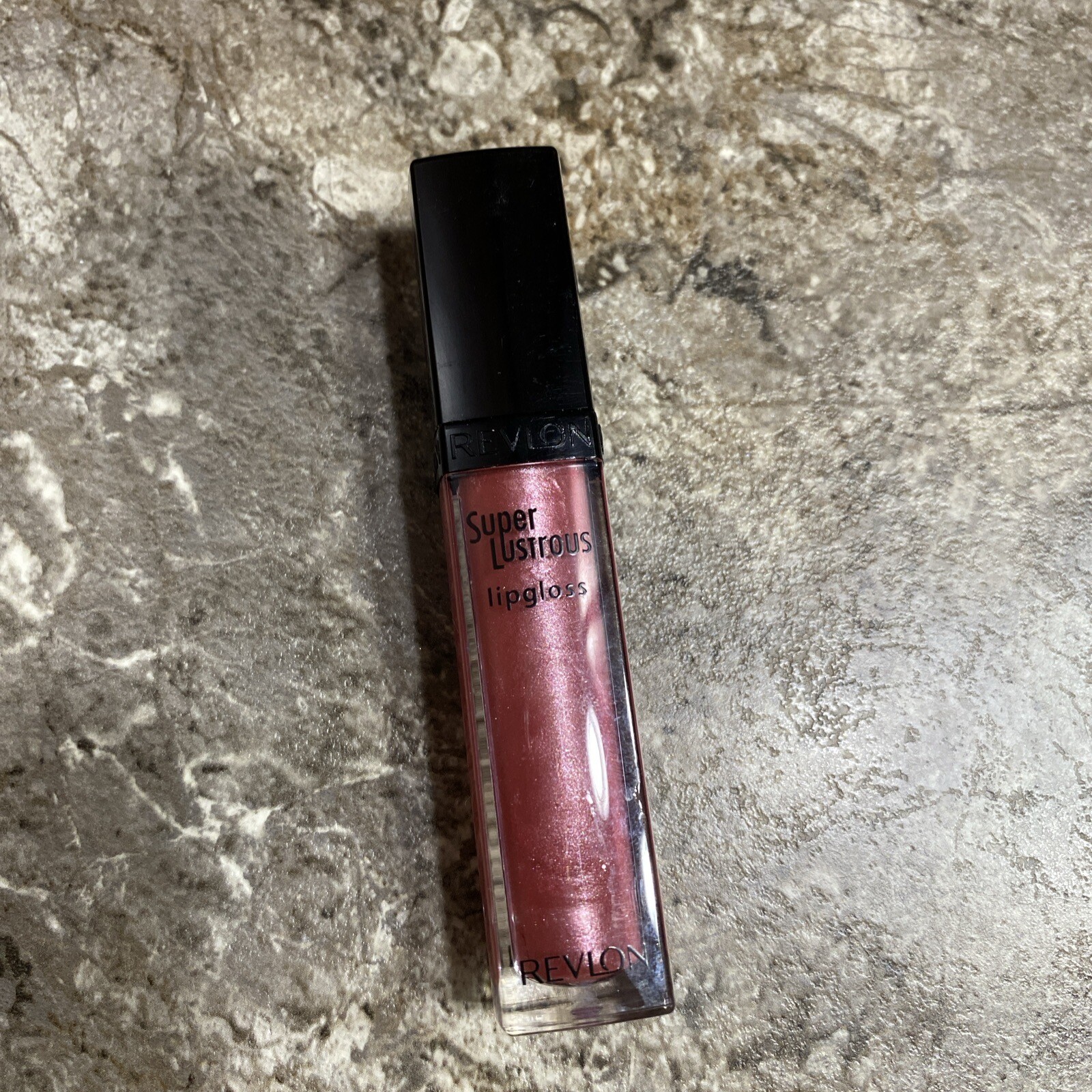 REVLON Super Lustrous Lipgloss in Shine That Pink 060 - High Shine Glossy Finish-image