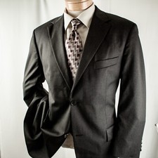 HUGO BOSS Gray Solid Wool 2 Buttons Men Suit Size 42S, Pants 38"W x 30"L
