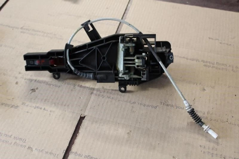 BMW 328i 2008 pasajero derecho manija de puerta delantera roja (arañazos) Foto 3 de 4