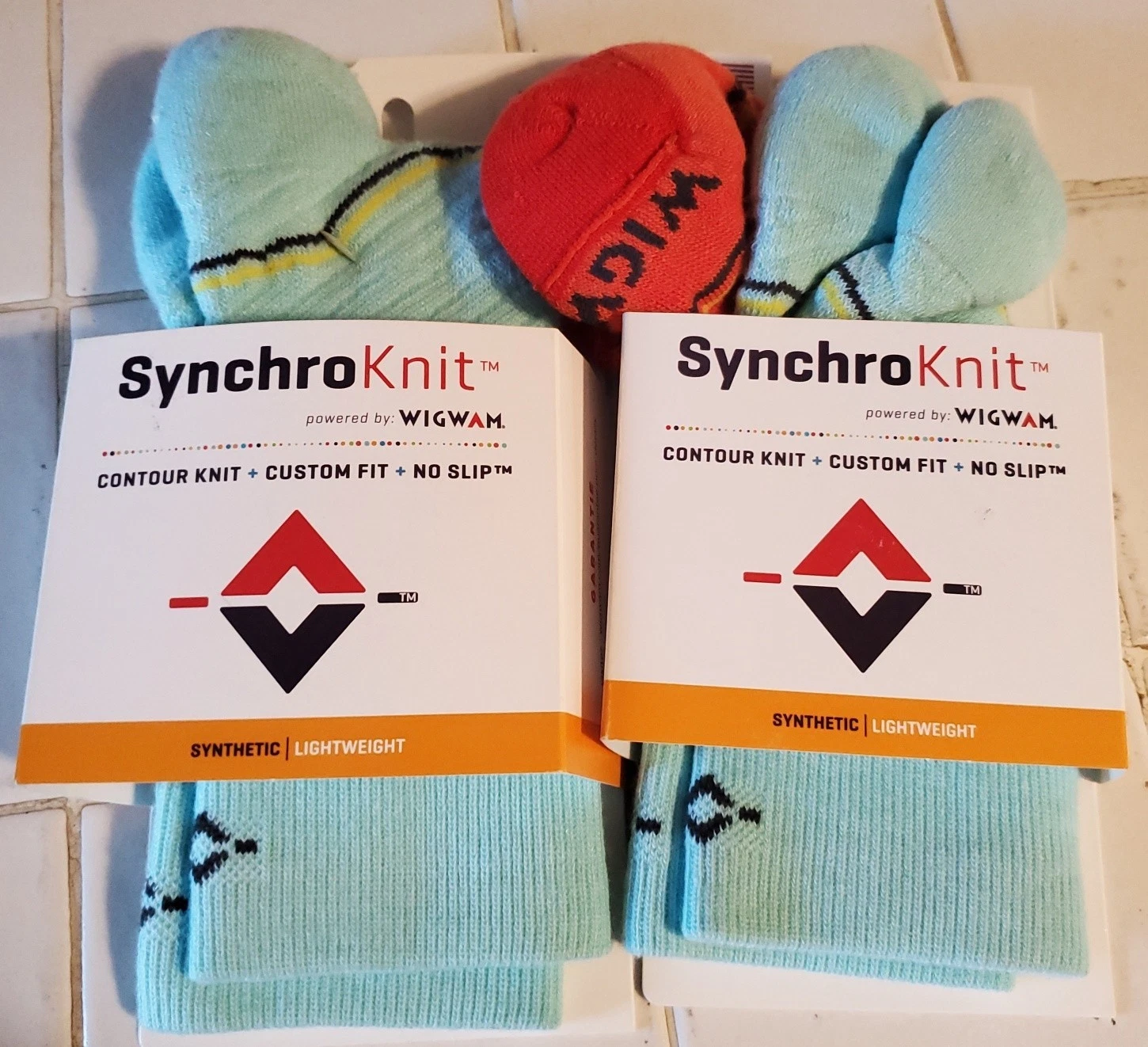 WIGWAM SynchroKnit SURPASS Women's Yucca Red Crew Socks Small 4-7 2 Pair F2444 2