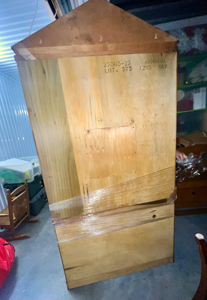 Armario Hickory White Biedermeier Genesis Collection EntertainmentCenter ArtDeco Foto 2 de 4