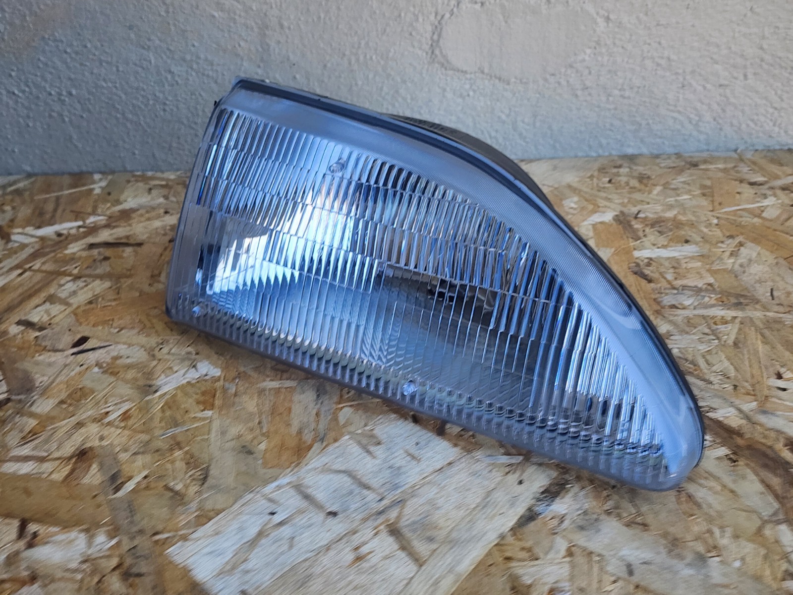 Ford GT 1994-1998 Front Right Headlight