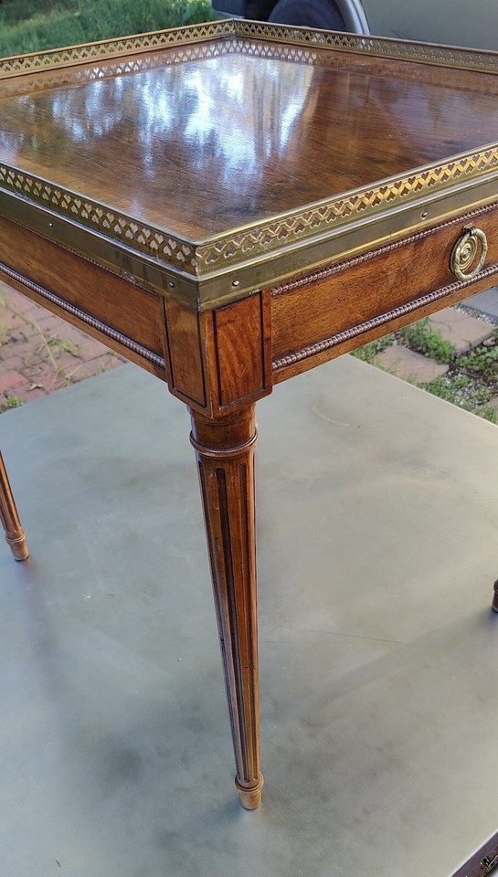 Vintage Baker Furniture French Louis XVI Style Walnut Accent Table