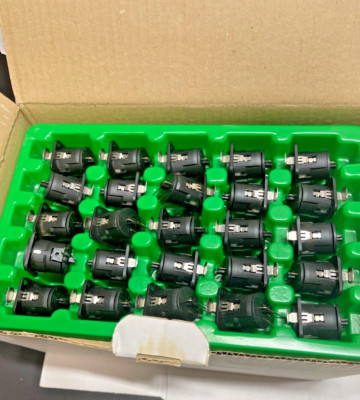 Neutrik NC3FD-H-B- 3 pole female receptacle, horizontal PCB mount, black-10 Pack