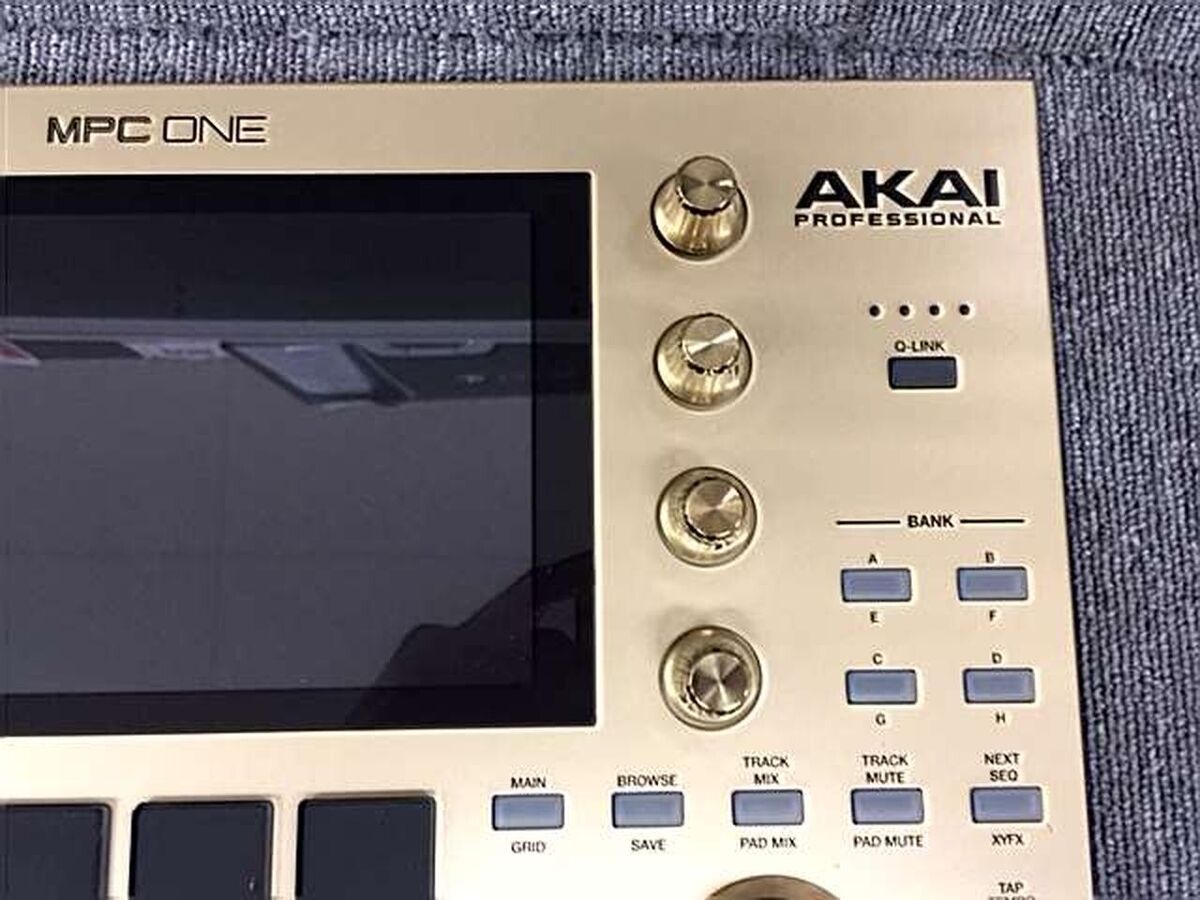 Akai Professional MPC GOLD One Standalone Music Production Akai Professional MPC GOLD One Standalone Music Production