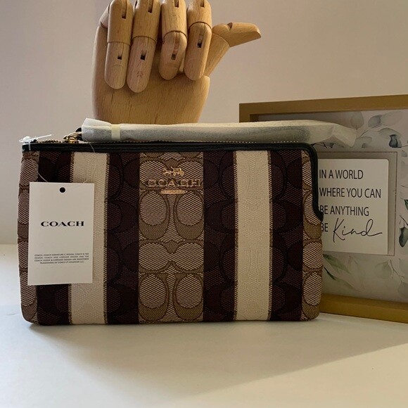 🐼💦 Coach C4566 🐼💦 Signature Jacquard Stripes Credit Card Wristlet Bag 🐼4D10