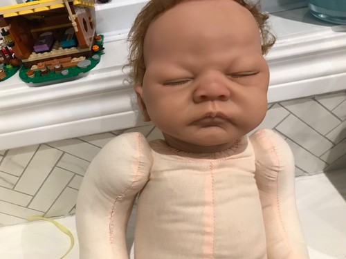 Ashton-Drake Galleries Baby Emily Doll by Linda Webb - 21 inches - Picture 9 of 14